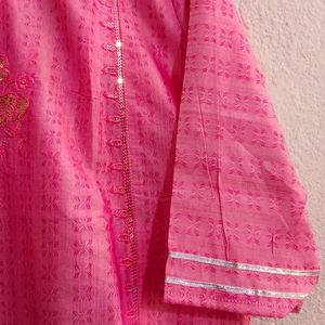 Sohan Bazar Chikankari Fabric Kurti Wow