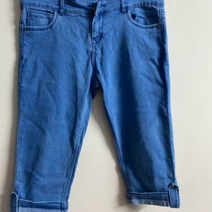 Blue Color Capri Jeans Women’s