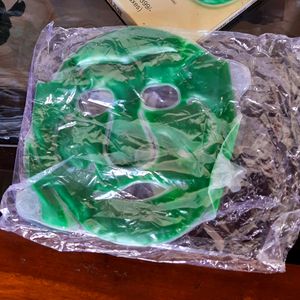 🆕️REUSABLE ALOEVERA FACE MASK