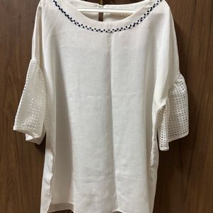 White High Low Top With Neckline Design And Sleeve