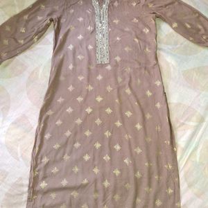 avaasa Kurti