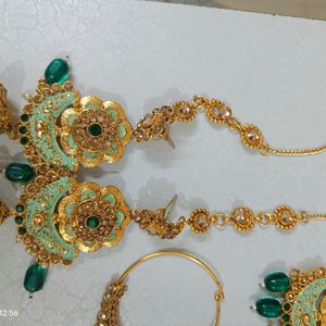 One Time Use Green And GoldenJewellery Set