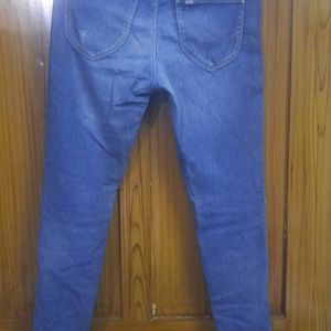 Lee Jeans_ women_ Size - 27 -28 Inches