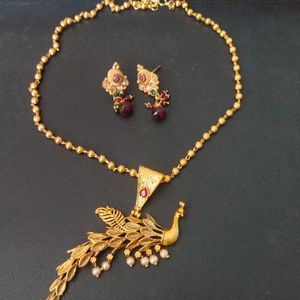 Peacock Design Necklace With Pearl