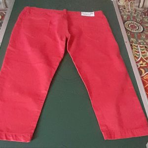 Women's Red Capri