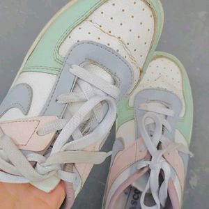 Trendy Sneakers