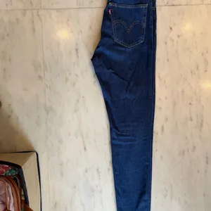 Skinny Mile High Levi’s Premium Blue Jeans “28”