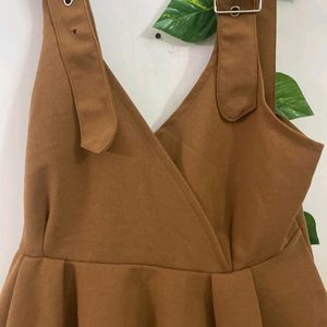 Cute brown crop top 😍🤎