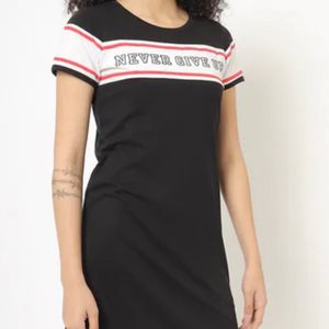 Colourblock Round- Neck shift dress