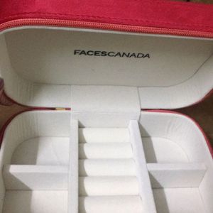 Faces Canada Mekup Brush Jewelry Box & Blender