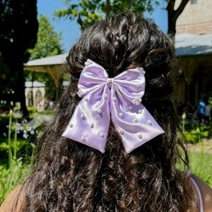 Small Pearl Pretty Bow💜✨( More Colours Available)