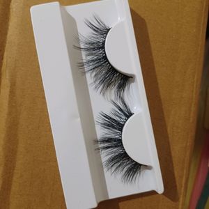 Swiss Beauty Eyelashes | DEIGO