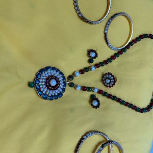 Necklace Set With 4 Bangles And 1 Ring