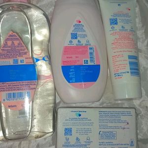 Johnson's Baby Skin Care And Bath Combo