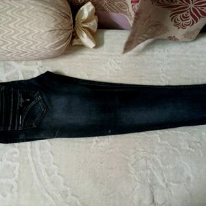 Best jeans pant ,stretchable with no damage