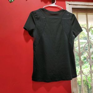 Nike Dry Fit T-shirt In Size M