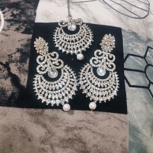 Shining Diamond Finishing Maang Teeka And Earring