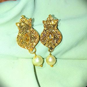 Golden  Stone Earing Wearing With Saree