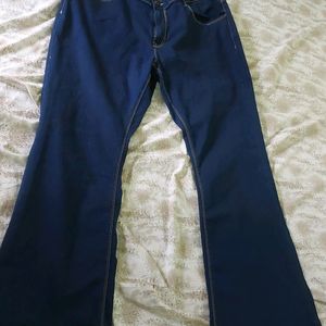 Mid Waist Boot cut Jeans 👖