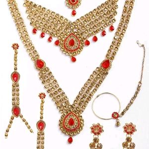new Red Bridal wellery set with tag.... Trendy