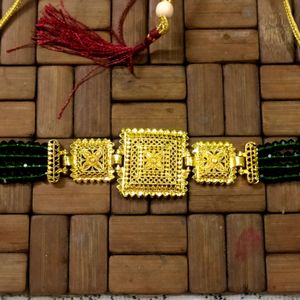 Gold Plated Chokar With Crystal Beads