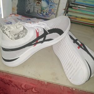 "WENTOE SPORTS" RUNNING SPORT SHOES. FOR SIZE- 6