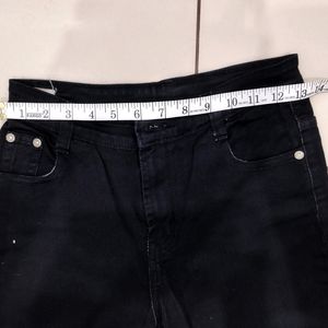 Black Capri Denim Jeans