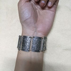 Handpiece. Bracelet