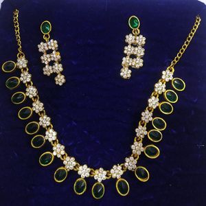 Emerald Ariane Victorian Jewellery Set