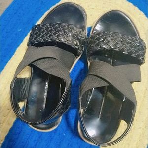 Sandals Golden And Black