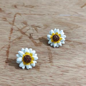 Brand New Flower Necklace Jewellery & Earrings