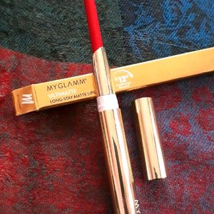 EMYGLAMM ULTIMATTE MATTE LIPSTICK - CRIMSON RED