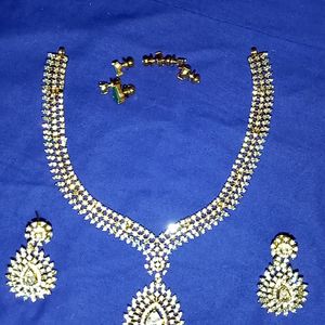 Detachable Stone Neck Set