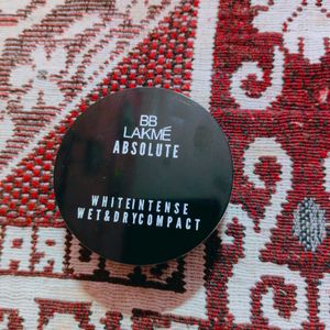 BB Lakme Compact Powder