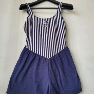 Short Jumpsuit Having Cups