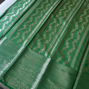 Banarasi Pure Organza Silk Saree 🌼