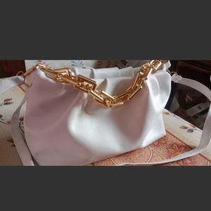 New Trendy White Purse Bag From Zudio