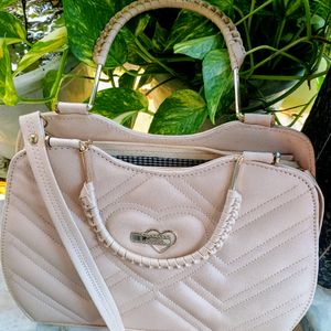 Beige Classy Sling bag 🛍️