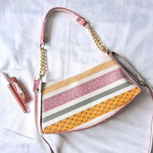 Multicolour sling Bag.