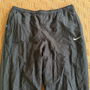 NIKE BLACK TRACKPANT