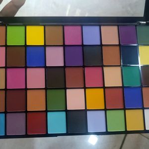 Makeup Revolution Monster Mattes Eyeshadow Palette