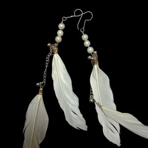 WHITE FEATHER EARRINGS 🤍