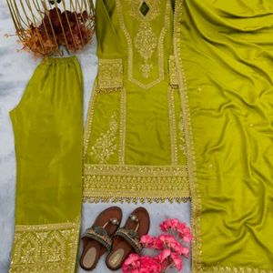 New designer Partywear Kurta Set