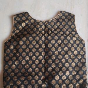 Brocket Back Crop Top