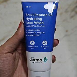 Derma Co Snail Peptide Face Wash