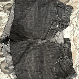 New H&M Shorts US 8 Size