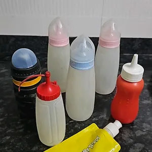 Squeeze Bottles (5), Sippers (2)