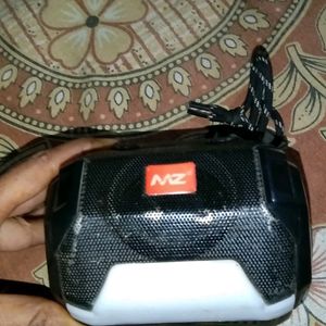 Bluetooth Speaker 🔊 ..... Attech With USB Cable . Memory Card ... But One'Problem 1. Charging Point Is Nothing Working ..