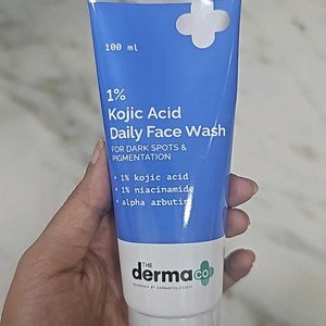 Derma Co 1% Kojic Acid Face Wash