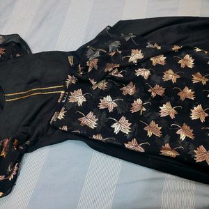 Beautiful Kurta And Dupatta Set Elegant Sleevs